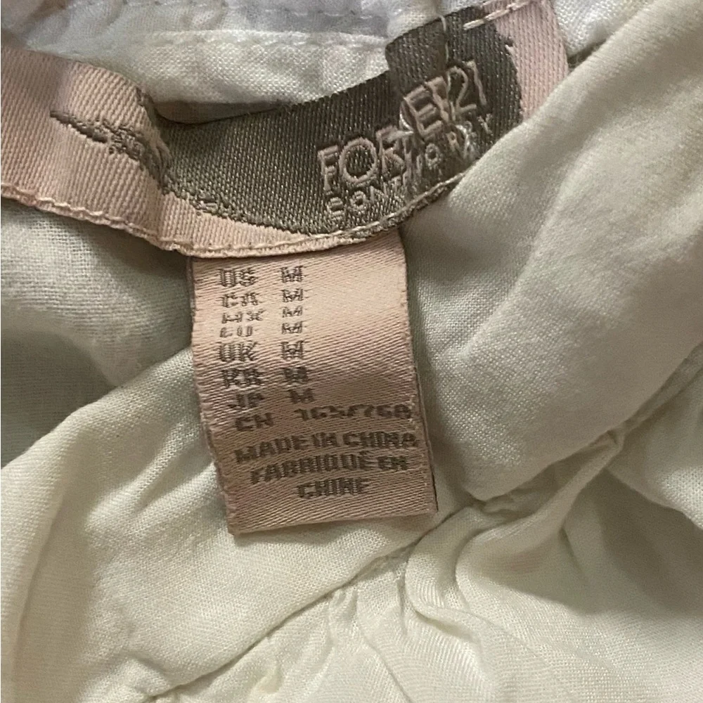 🍒5-$50 Flowered shirt + skirt
Sienna Sky cold shoulder Top
Forever 21 Skirt - Picture 4 of 9